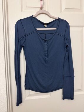 Free people y2k ribbed henley top